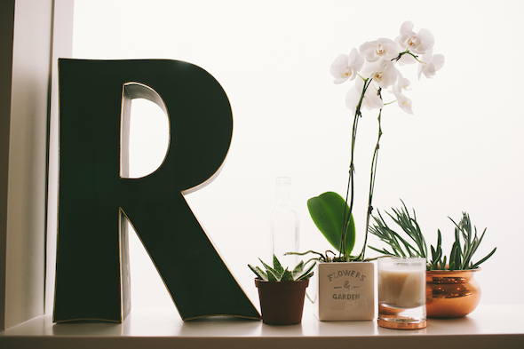 The letter R for Refinery House hair studio in Chilliwack BC
